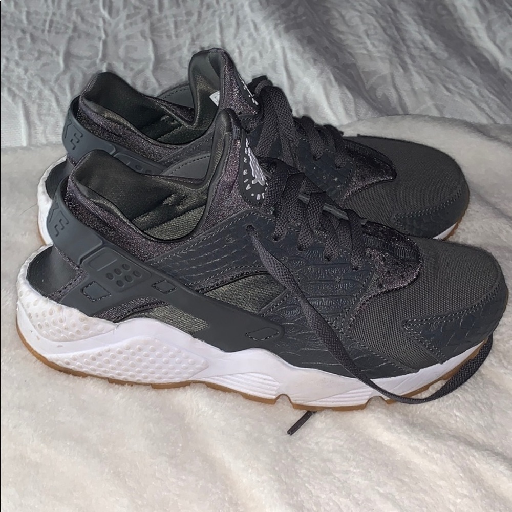 Gray Air Huaraches